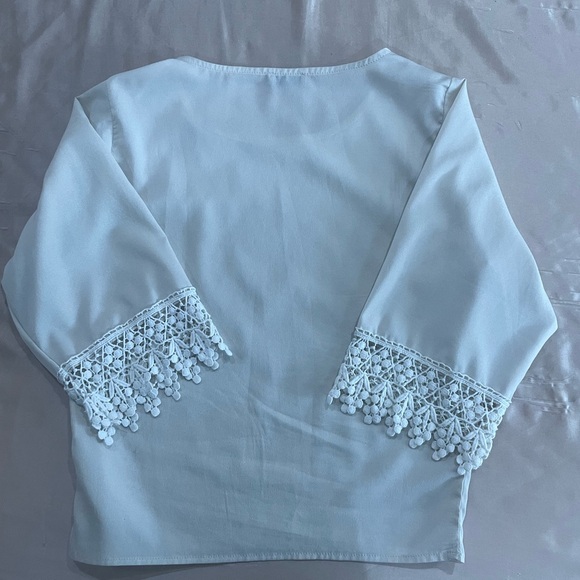 Tobi brand cream color blouse with lace sleeves - Picture 6 of 6